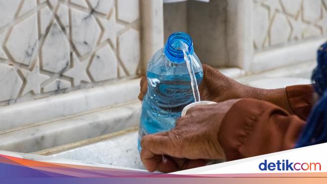 5 Fakta Menakjubkan Air Zamzam dari Mikroskop hingga Hasil Penelitian ...