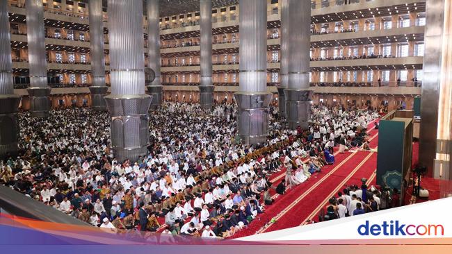 Wisata Religi Saat Ramadan: Berkunjung ke 5 Masjid Terbesar di Indonesia