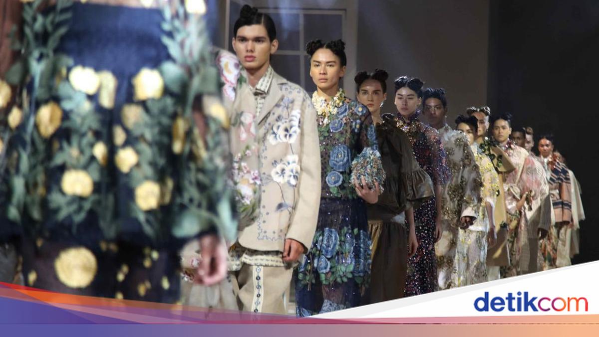 Makna Spring Makna Bunga dan Kembalinya Regency Core di Koleksi Biyan Spring-Summer 2025