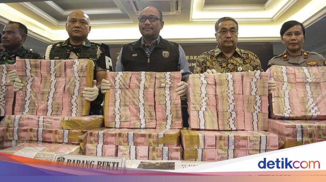 Uang palsu yang disita oleh polisi