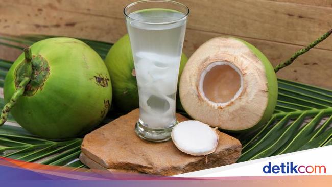 5 Manfaat Kesehatan Minum Air Kelapa Setiap Hari, Efeknya Nggak Disangka-sangka