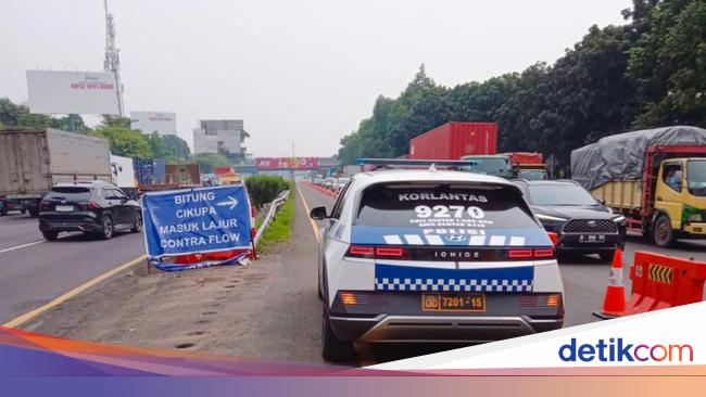 Tol dari Jakarta ke Merak Macet Siang Ini, Contraflow Diberlakukan
