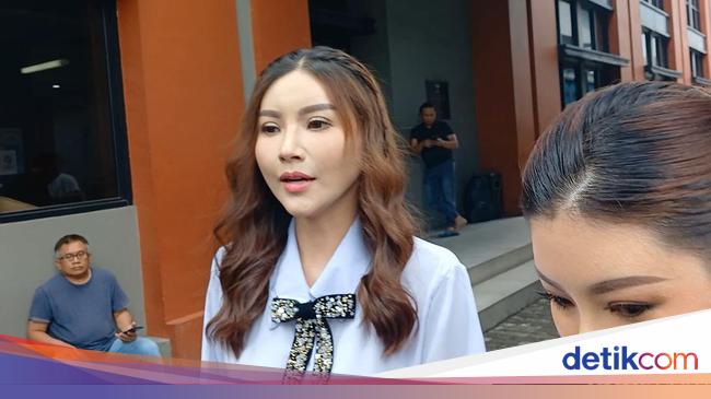 Pesan Mendiang Ayah Buat Sarwendah: Kamu Harus Bahagia