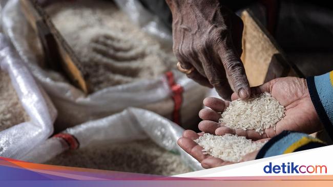 Pedagang Sebut Harga Beras di Pasar Induk Cipinang Mulai Turun