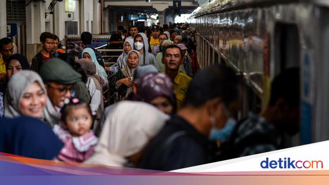 Wow! Sebanyak Ini Nih Jumlah Orang yang Naik Kereta dari Jakarta