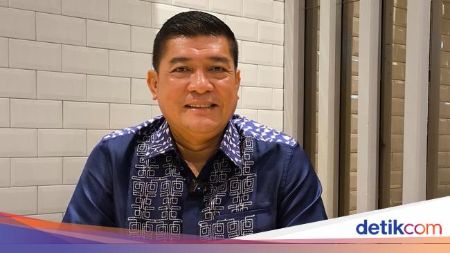 Jokowi Tak Daftar Caketum PSI, Relawan: Lebih Baik Berdiri di Semua Partai