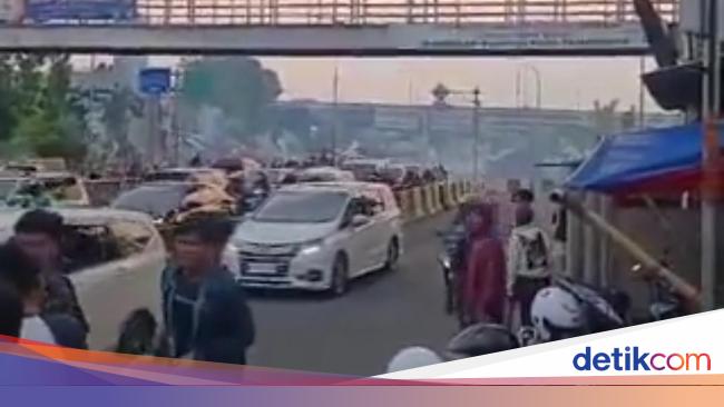Tawuran Warga Kembali Pecah di Bassura Jaktim, Lalin Sempat Macet