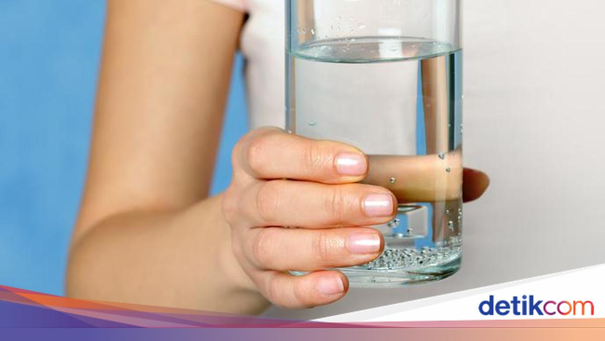 30 Hari Hanya Minum Air Putih , Ini yang Bakal Terjadi pada Tubuh
