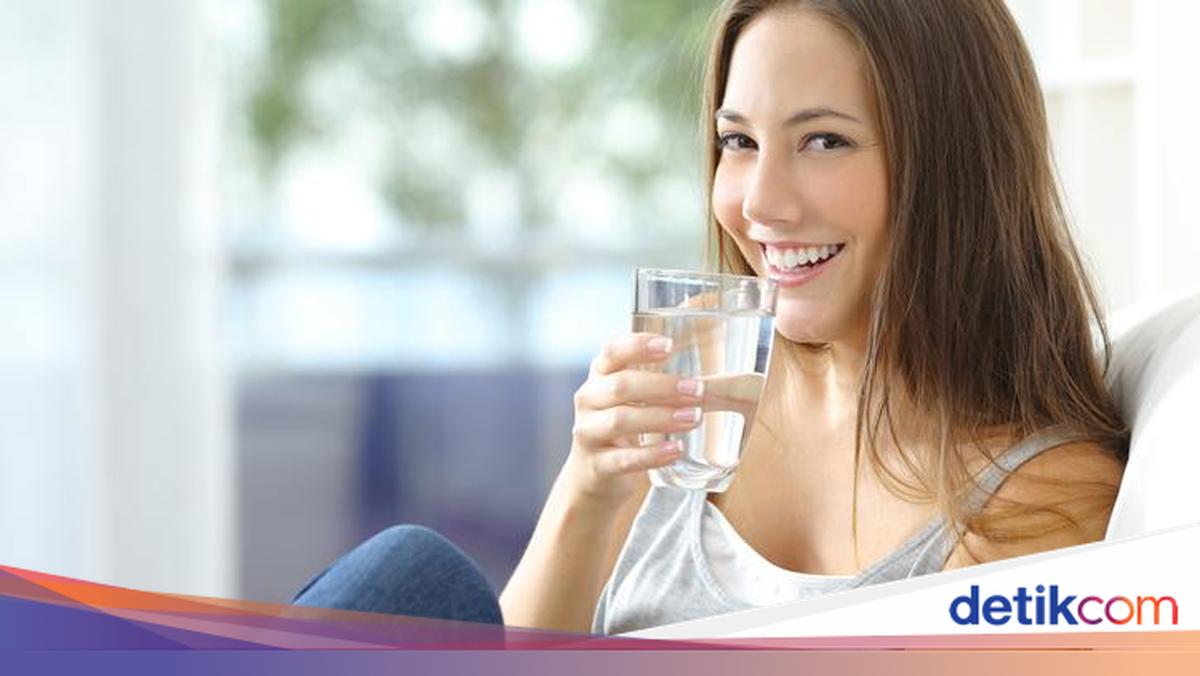 Minum Banyak Air Putih Bisa Bikin Kurus, Mitos atau Fakta?