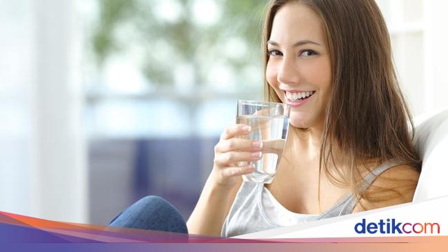 Minum Air Putih Bantu Turunkan Berat Badan, Seberapa Efektif?