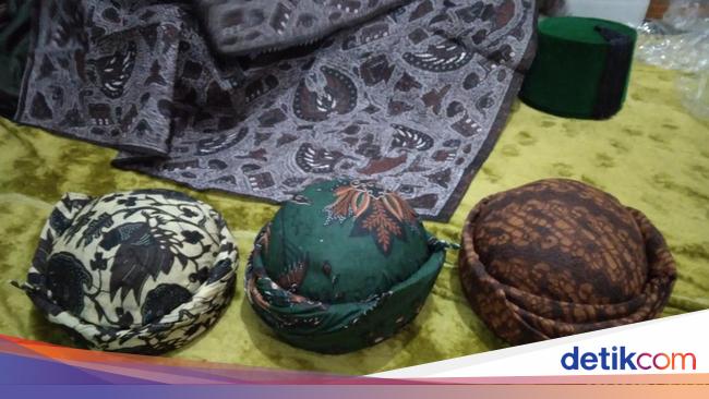 Uniknya Ikat Kepala Khas Benda Kerep Cirebon, Dibentuk Pakai Lem Aci