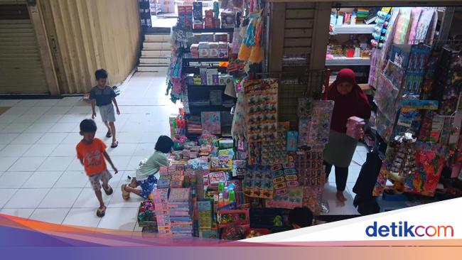 Pamor Pasar Gembrong Meredup, Omzet Pedagang Anjlok Hingga 90%