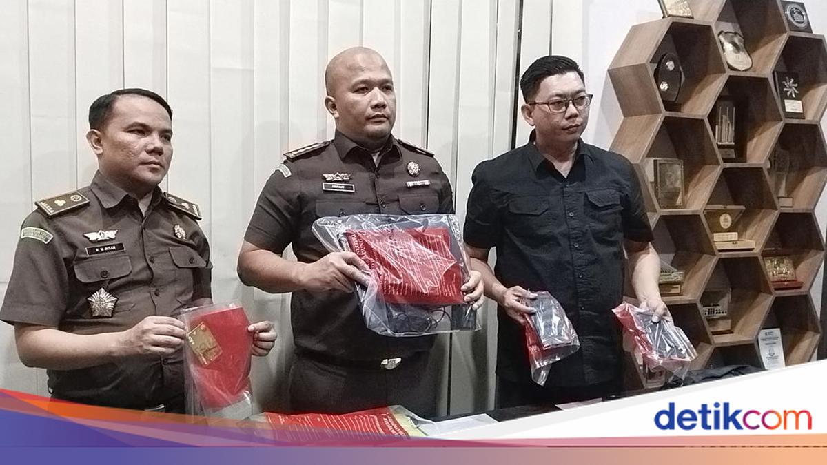 Yoshlar uyda kechasi kamerada sikishadi Yoshlar uyda kechasi kamerada sikishadi