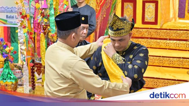 Kapolres Inhu Dianugrahi Gelar Adat LAM, Dinilai Pengayom-Dekat Masyarakat
