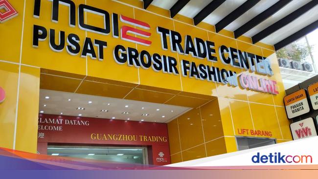 Pengusaha Teriak Pusat Pakaian Impor di Tanah Abang Ancam Industri Tekstil