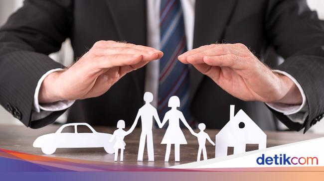 OJK Buka-bukaan Alasan Motor & Mobil Wajib Asuransi Tahun Depan