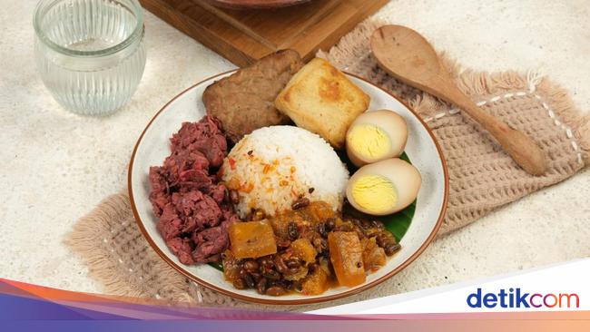 Nasi Gudeg Krecek Telur Ayam