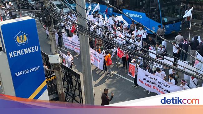 Kemenkeu Digeruduk Massa Protes Impor Ilegal, Stafsus Sri Mulyani Buka Suara