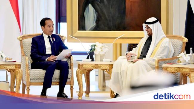 Di Depan MBZ, Jokowi Pamer Hubungan Dagang RI dan UEA Makin Mesra