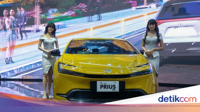 Spek Prius Hybrid Terbaru di Indonesia: Mobil yang Susah Diajak Boros