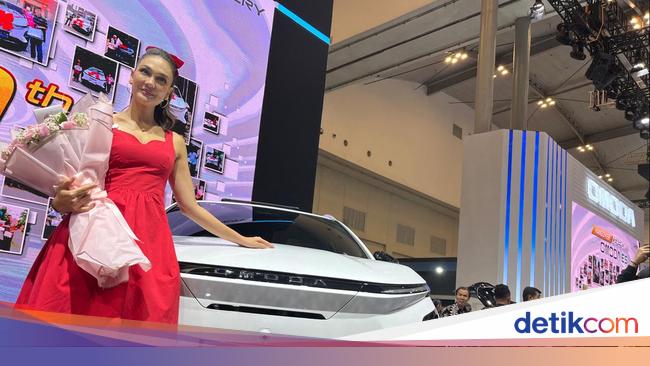 Cerita Luna Maya Beli Mobil Listrik Chery Omoda E5, Paling Suka Harganya!