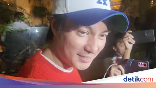 Senyum Baim Wong Jawab soal Hubungan dengan Paula Verhoeven