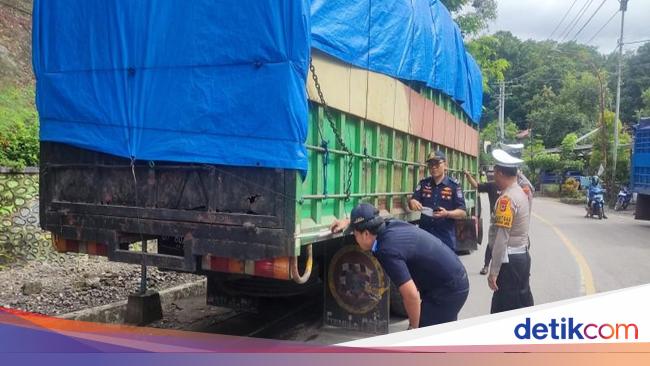 Operator Tak Bisa Penuhi Syarat Naikkan Tarif Tol, Truk ODOL Biang Keroknya