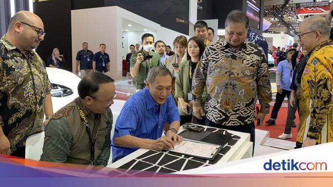 Bos Jalan Tol Jusuf Hamka Borong 100 Mobil Listrik Wuling!