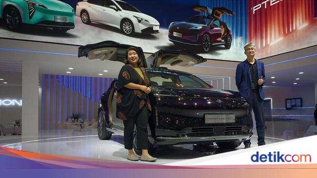 Daya Tarik Mobil Listrik AION Hyptec HT: Pintu 'Sayap', Baterai Tahan Bocor