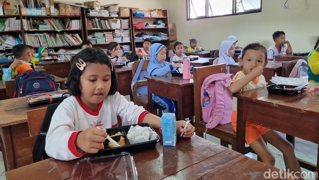 Menuju Generasi Sehat dan Cerdas: Uji Coba Makan Siang Bergizi di Trenggalek