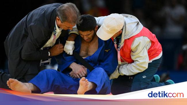 Tajikistan Judoka refuses to shake fingers with Israeli athletes, ends in harm