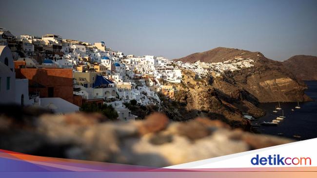 Seismolog: Gempa Besar Mungkin Masih Akan Terjadi di Santorini