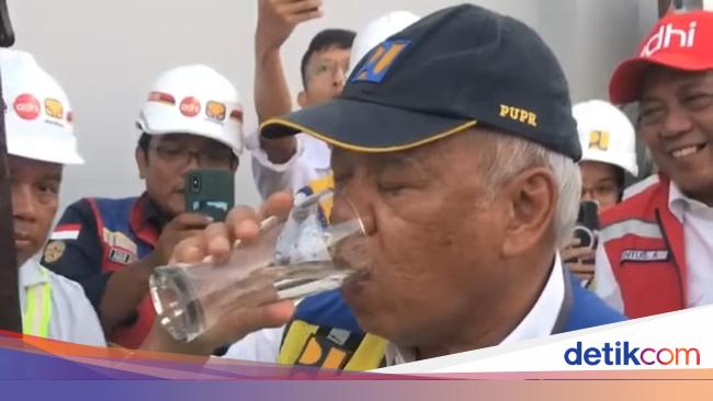 Jokowi Pamer Basuki Jajal Minum Air Langsung dari Keran di IKN