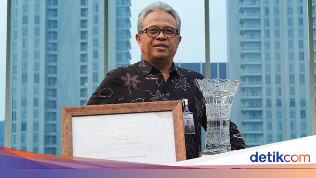 Dukung Reformasi Perpajakan, LKPP Terima Penghargaan dari Dirjen Pajak