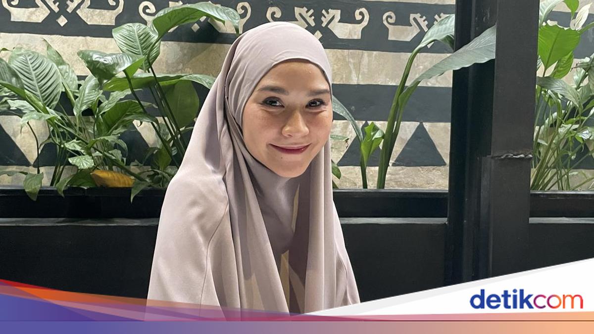 Zaskia Mecca Dampingi Anak Jalani Pemeriksaan Kasus Pemukulan oleh Oknum TNI
