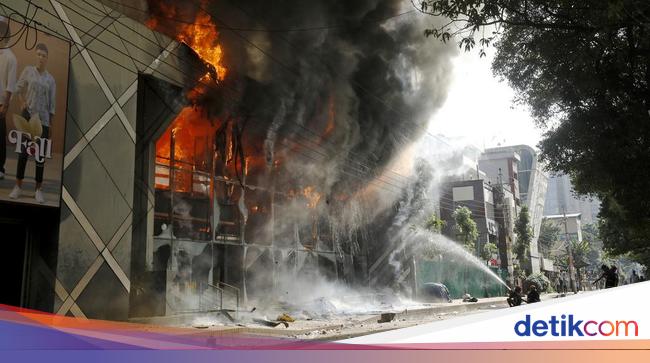 AS Desak Semua Pihak di Bangladesh Tahan Diri: Terlalu Banyak Nyawa Melayang