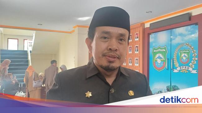35 Anggota DPRD Pangkep 2019-2024 Diminta Kembalikan Pin Emas 5 Gram