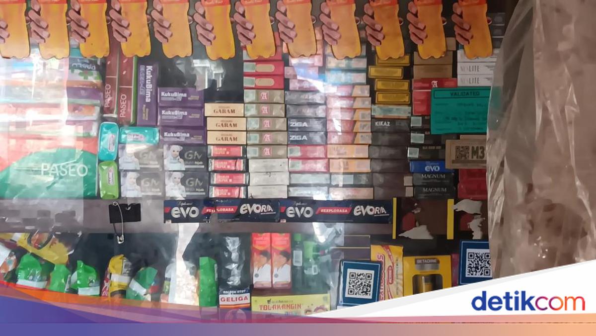 Minta Rokok Pedagang Minta Pemerintah Kaji Ulang Aturan Kemasan Rokok Tanpa Merek