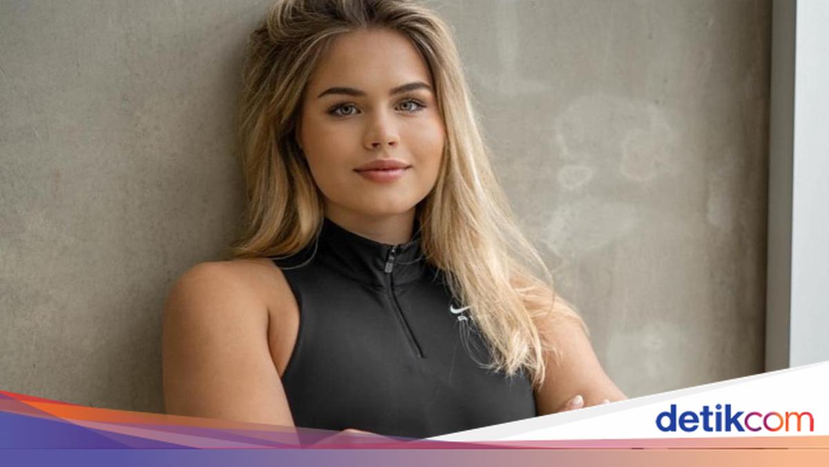 Oksana Amelinaning yalangoch fotosuratlari Oksana Amelinaning yalangoch fotosuratlari