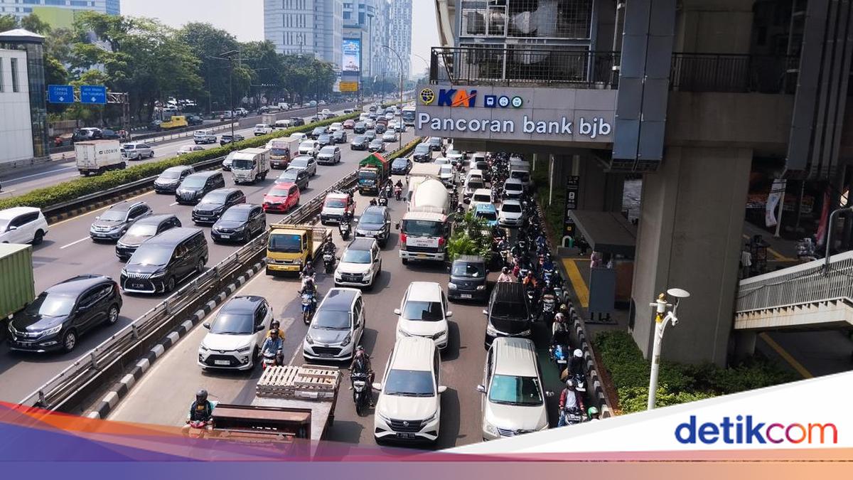 Biang Kemacetan Jl Gatsu-Rasuna Said: Penyempitan Jalan-Proyek Galian