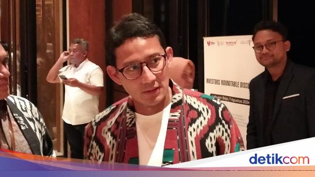 Sandiaga said an airline had bypassed AirAsia to Komodo Airport