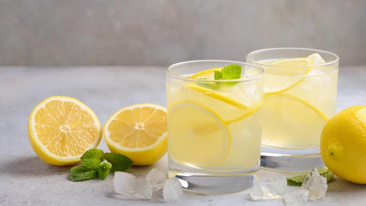 Waktu yang Tepat untuk Minum Air Lemon, Sebelum atau Sesudah Makan?