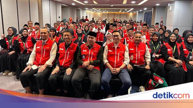 Transmart Berangkatkan 100 Pemenang Paket Umrah-Liburan ke Turki