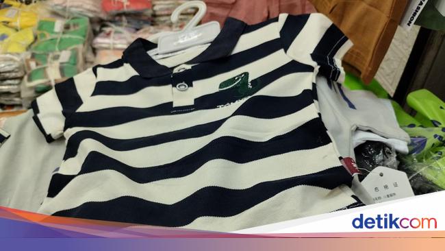 Baju Impor China Laku Keras di Tanah Abang, Ini Perbandingan Harganya
