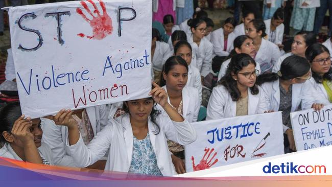 Doctor Raped-Killed, Health Workers in India Struggle for Justice