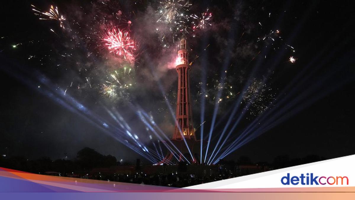 Pakistan Rukhsar Api Pesta Kembang Api Semarakkan Hari Kemerdekaan Pakistan