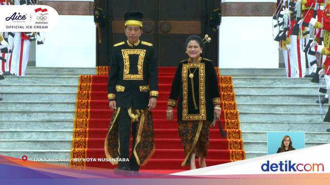 IKNで第79回インドネシア独立記念日式典が始まる、ジョコウィ大統領はクタイ族の伝統にインスピレーションを得た衣装を着用