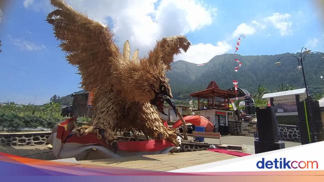 Replika Burung Garuda Jadi Spot Foto Baru di Basecamp Pendem Gunung Andong