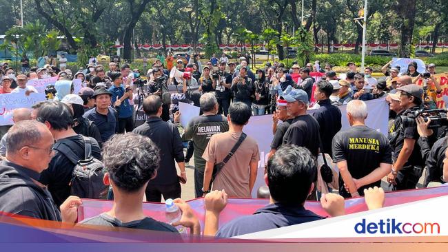 Eks Aktivis 98 Tiba di MK Gelar Aksi Tolak RUU Pilkada