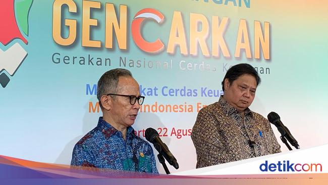 OJK Target 90% Pelajar Punya Tabungan di 2025